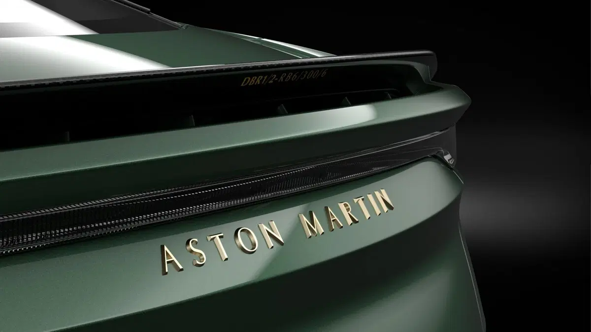 Aston Martin DBS 59, omaggio alle vittorie a Le Mans (6)