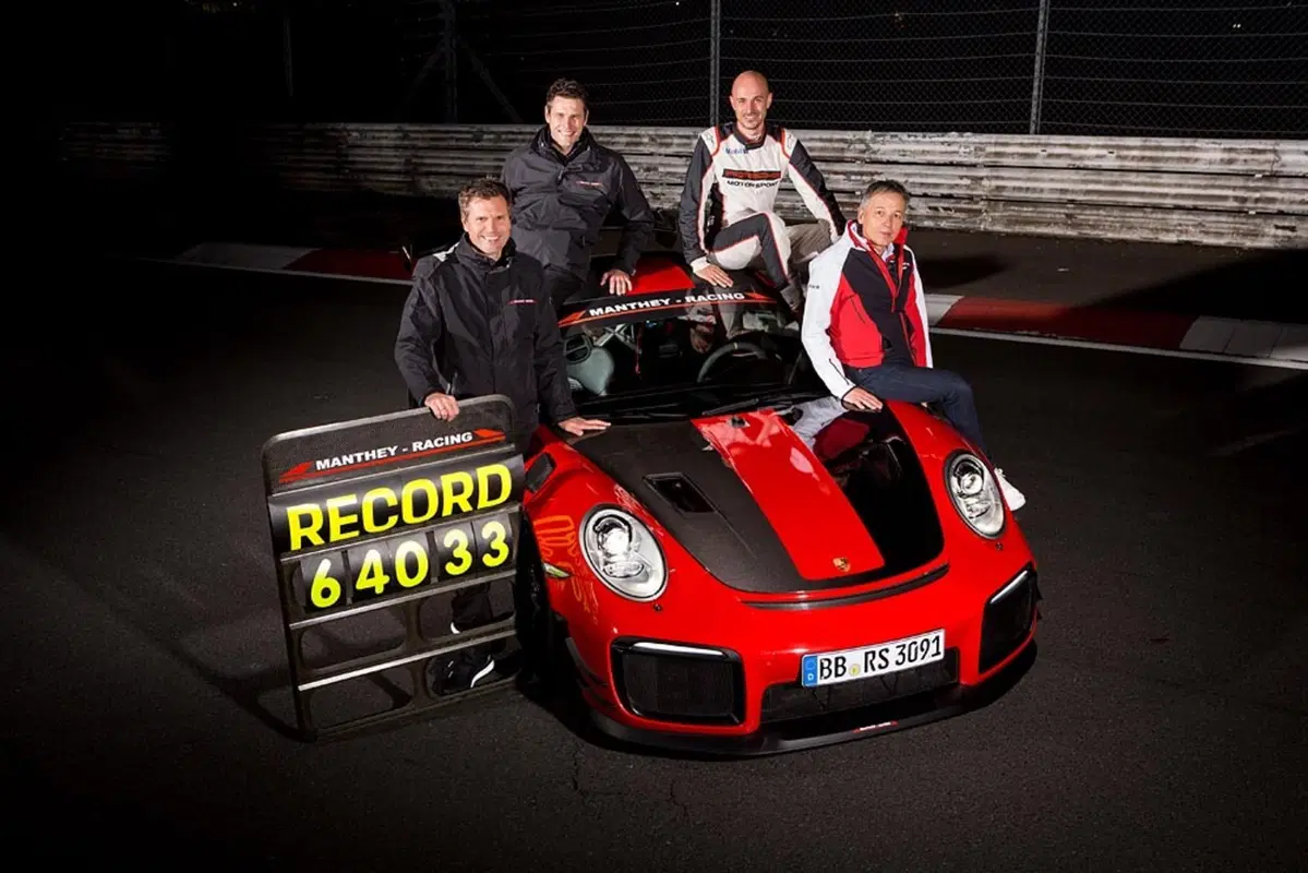 Record al Nurburgring per la Porsche GT2 RS Manthey Racing [Video]