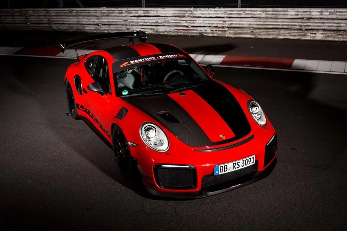 Record al Nurburgring per la Porsche GT2 RS Manthey Racing [Video] (3)