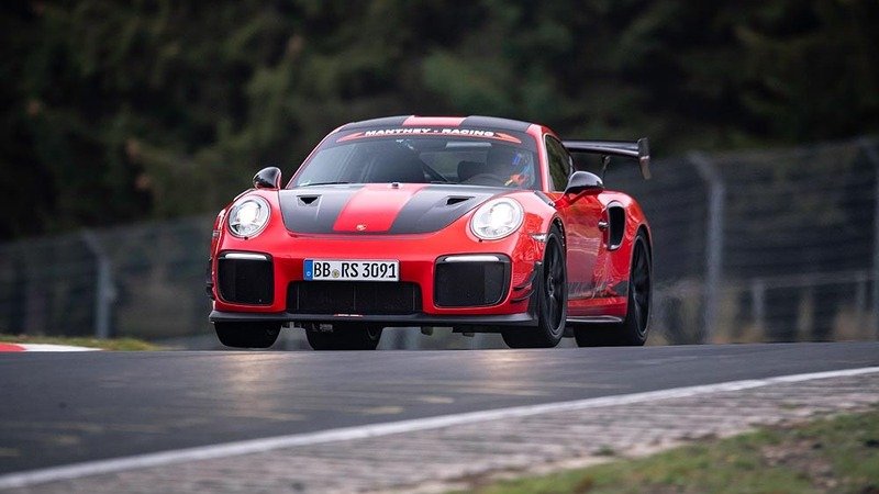 Record al Nurburgring per la Porsche GT2 RS Manthey Racing [Video]