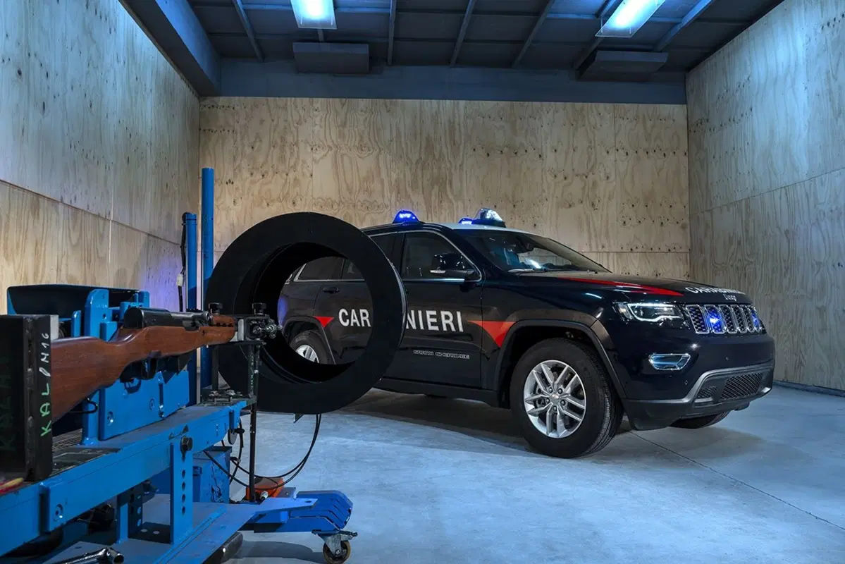 Jeep Grand Cherokee, blindata per l'antiterrorismo dei Carabinieri