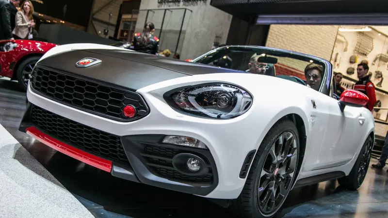 Il video dell'Abarth 124 Spider al Salone di Ginevra 2016