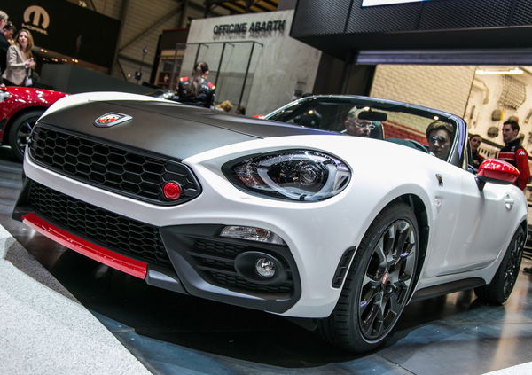 Il video dell'Abarth 124 Spider al Salone di Ginevra 2016