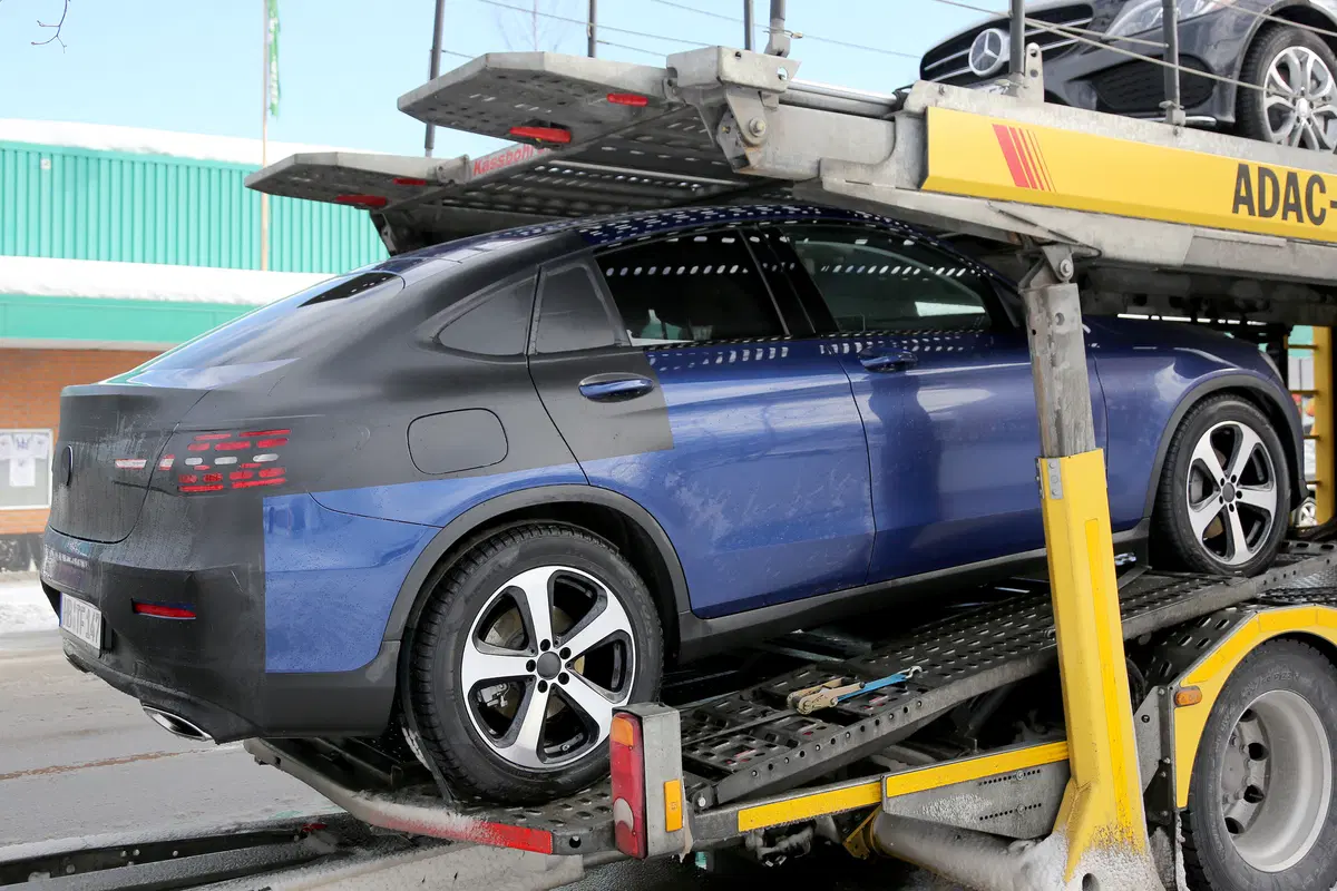 Mercedes GLC coupé: eccola praticamente senza veli (4)
