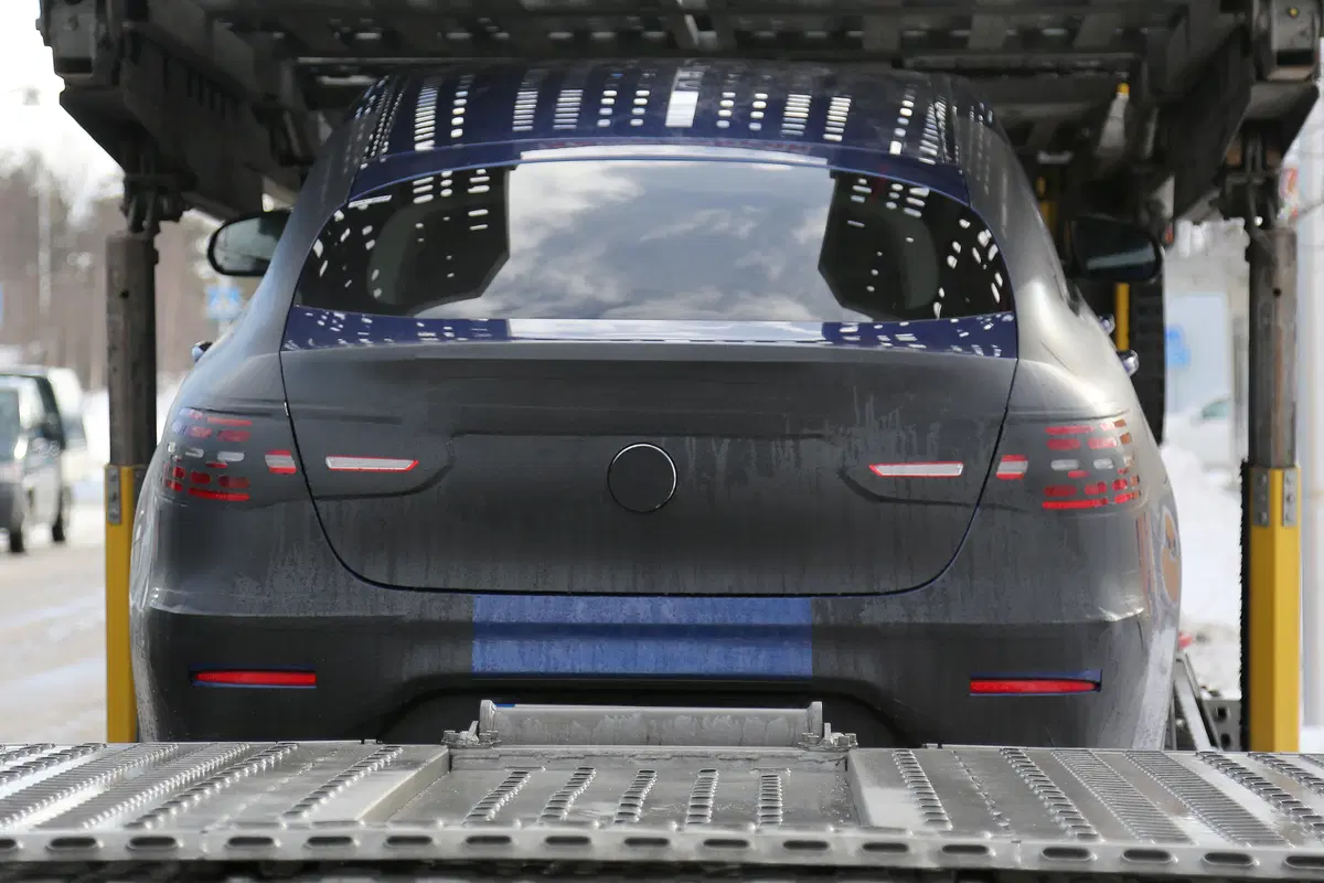 Mercedes GLC coupé: eccola praticamente senza veli (5)