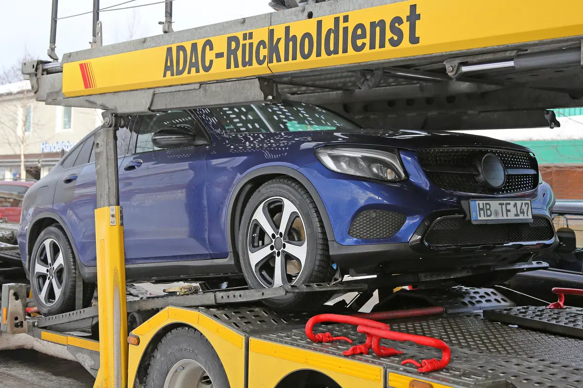 Mercedes GLC coupé: eccola praticamente senza veli (7)