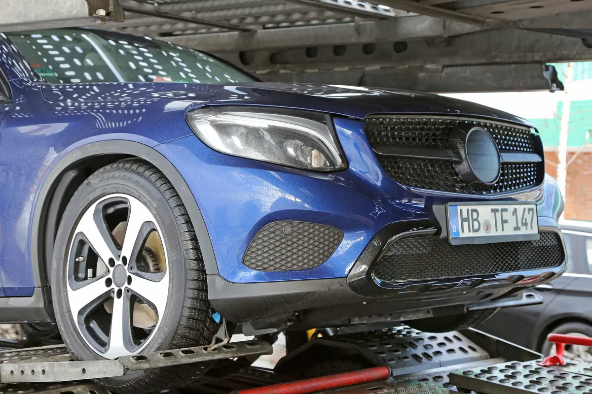 Mercedes GLC coupé: eccola praticamente senza veli (11)