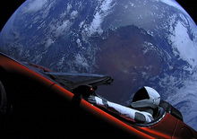 La Tesla Roadster di SpaceX supera Marte