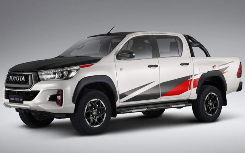 Toyota Hilux GR Sport, la prima off-road firmata Gazoo Racing