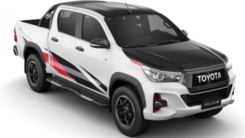 Toyota Hilux GR Sport, la prima off-road firmata Gazoo Racing