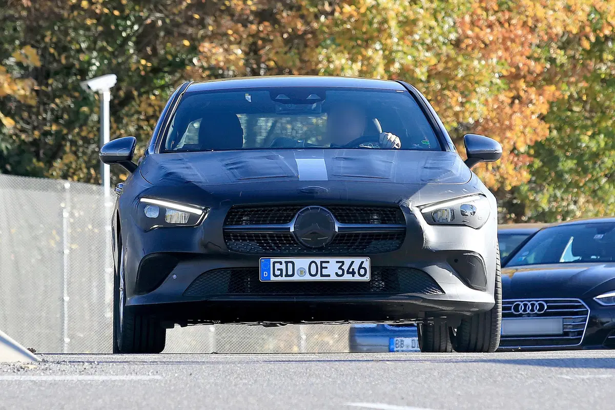 Mercedes CLA 2019, nuove foto spia (2)
