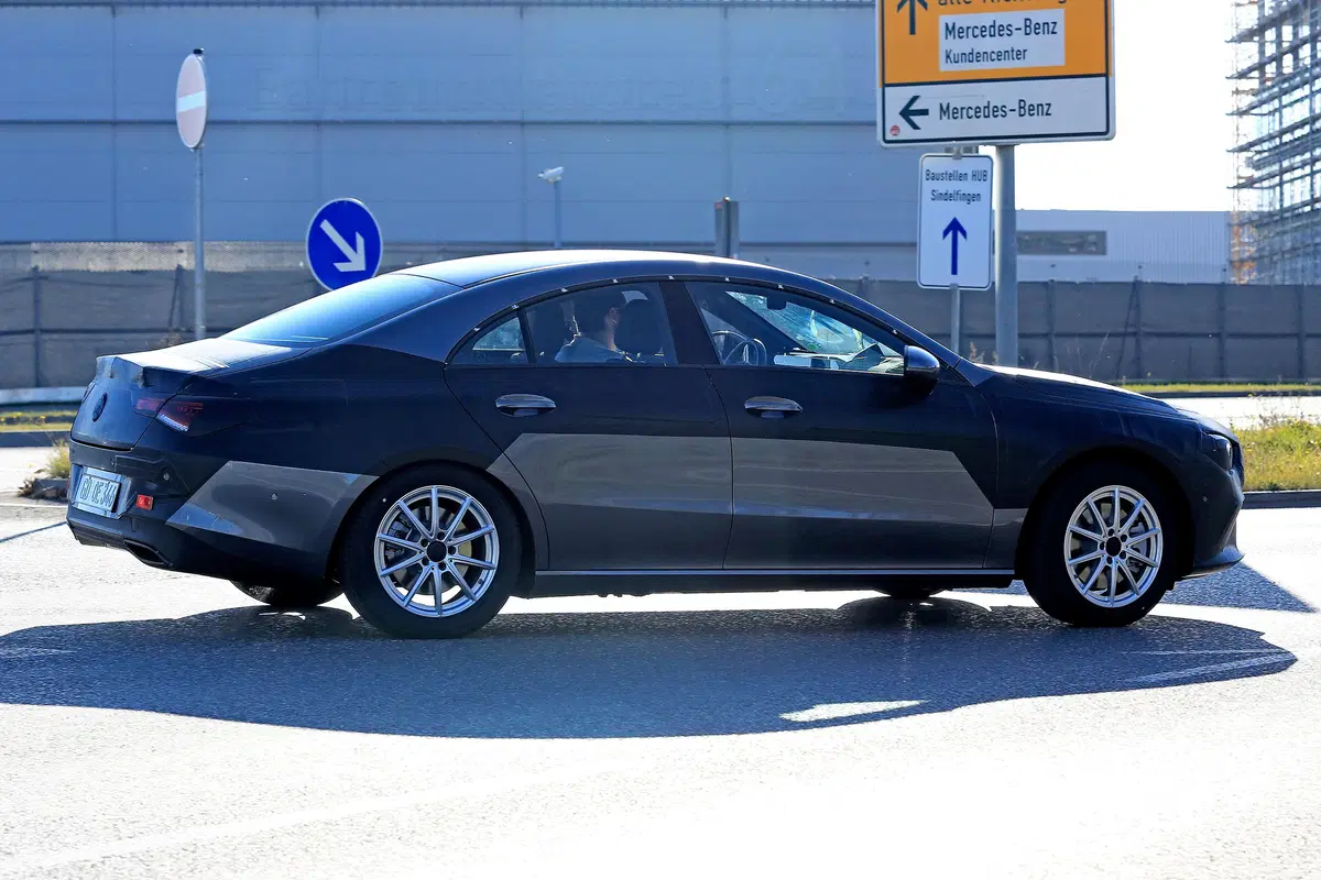 Mercedes CLA 2019, nuove foto spia (6)