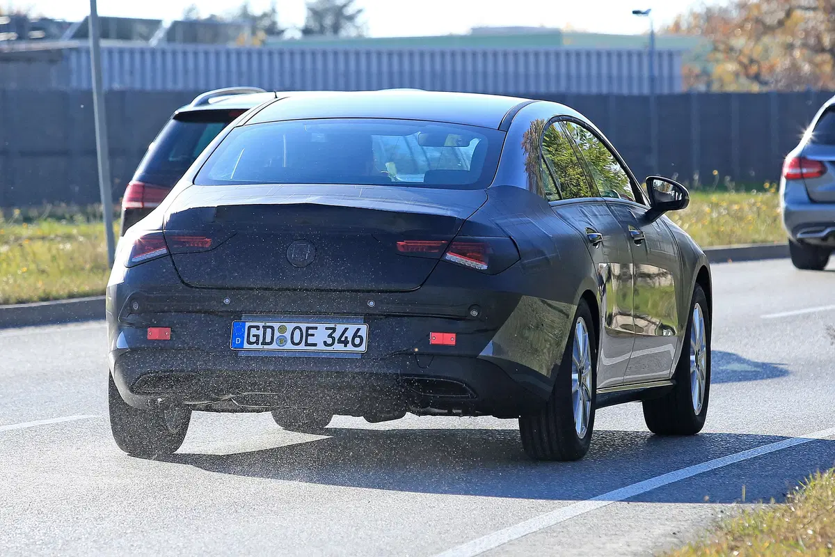 Mercedes CLA 2019, nuove foto spia (7)