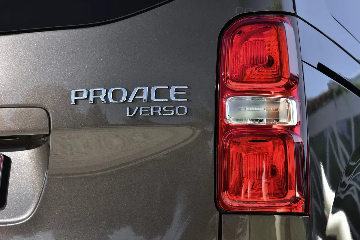 Toyota Proace Verso: nuovo motore diesel 1.5 L da 120 CV