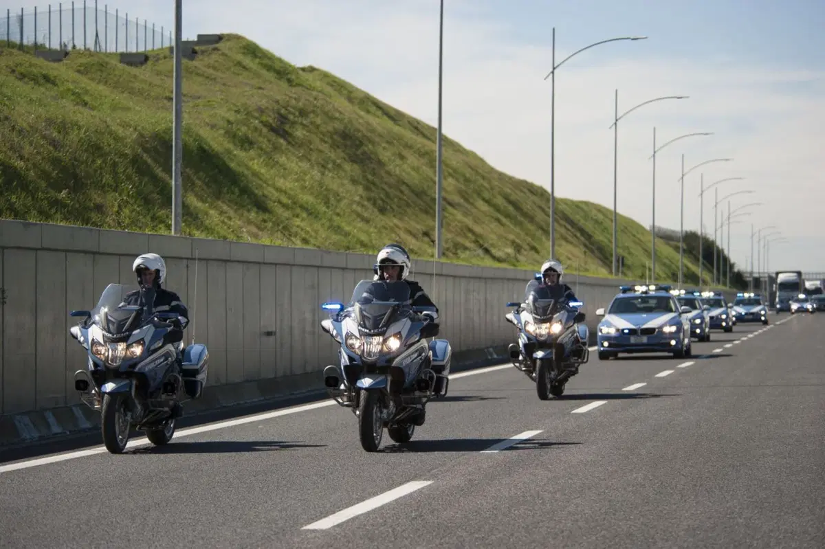 BMW: nuova flotta per la Polizia Stradale (6)