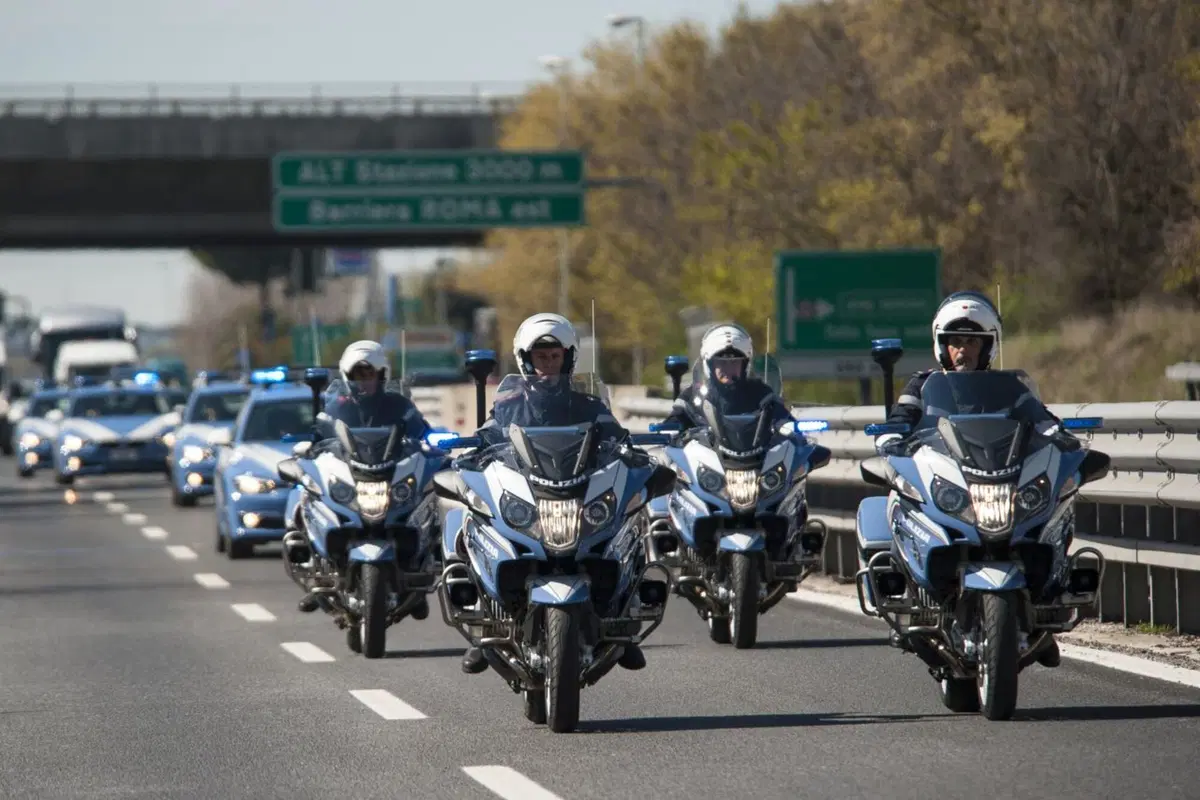 BMW: nuova flotta per la Polizia Stradale (7)