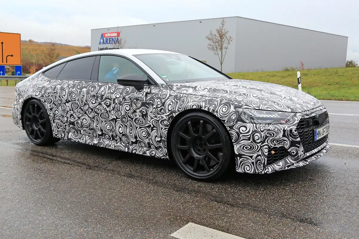 Audi RS7 2019, le foto spia (4)