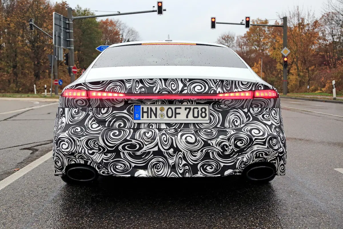 Audi RS7 2019, le foto spia (7)