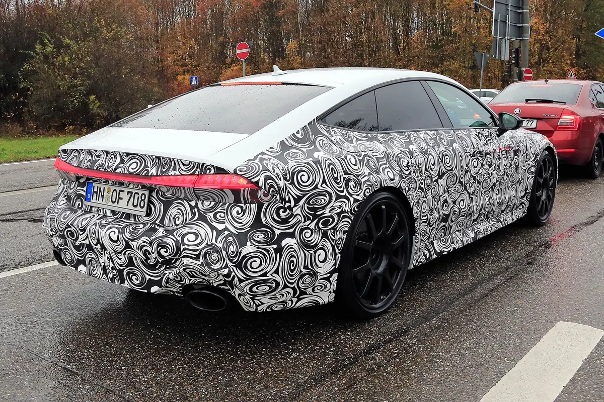 Audi RS7 2019, le foto spia (8)