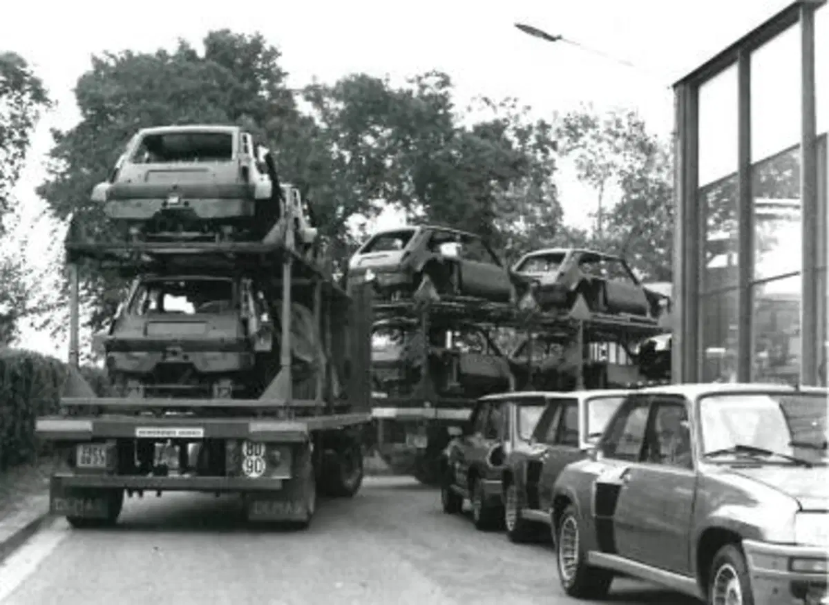 Renault 5 Maxi Turbo, la cicciona del Gruppo B  (10)