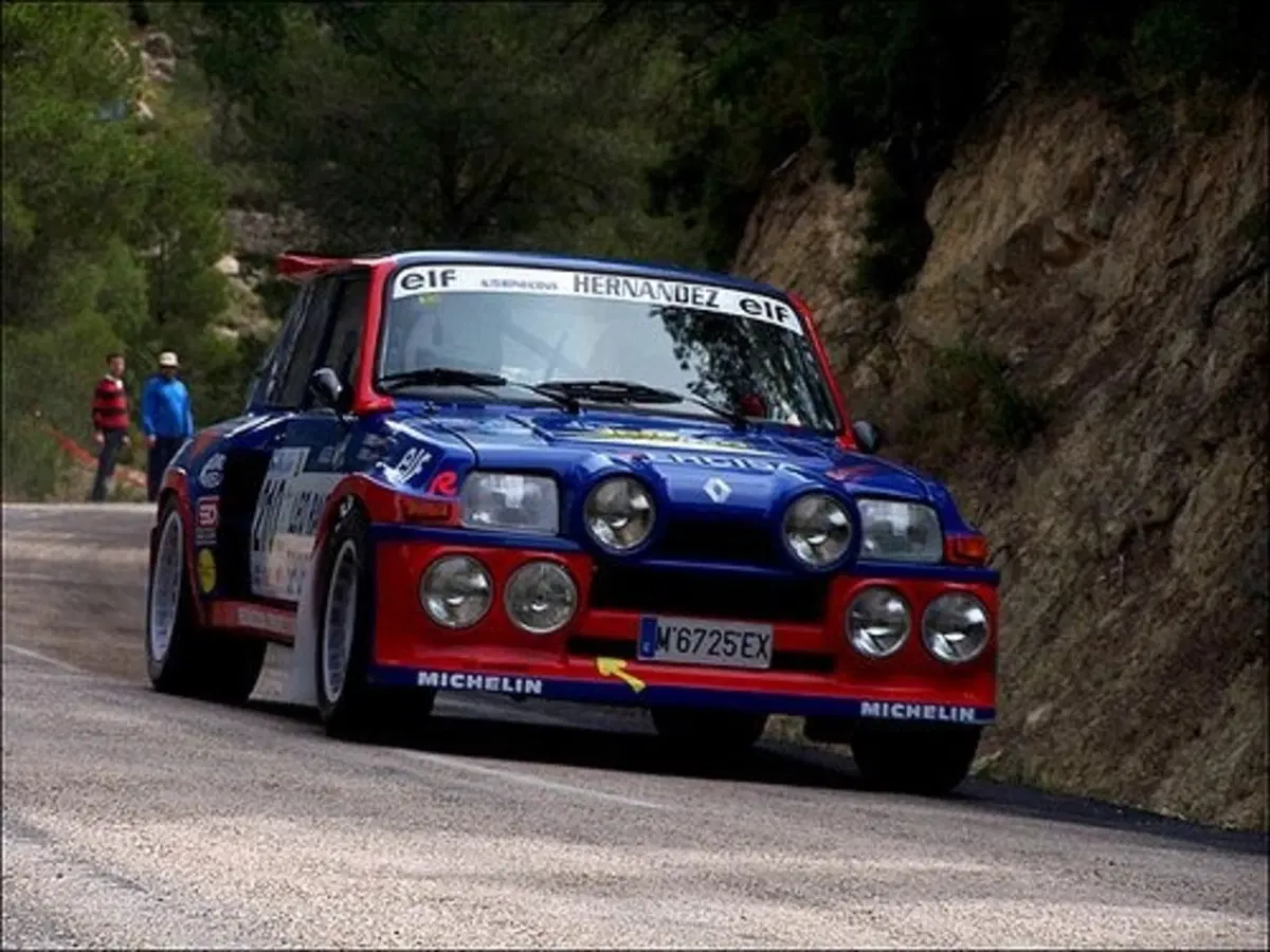Renault 5 Maxi Turbo, la cicciona del Gruppo B  (12)