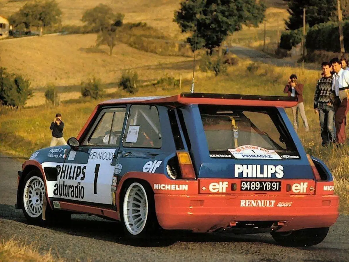 Renault 5 Maxi Turbo, la cicciona del Gruppo B  (13)
