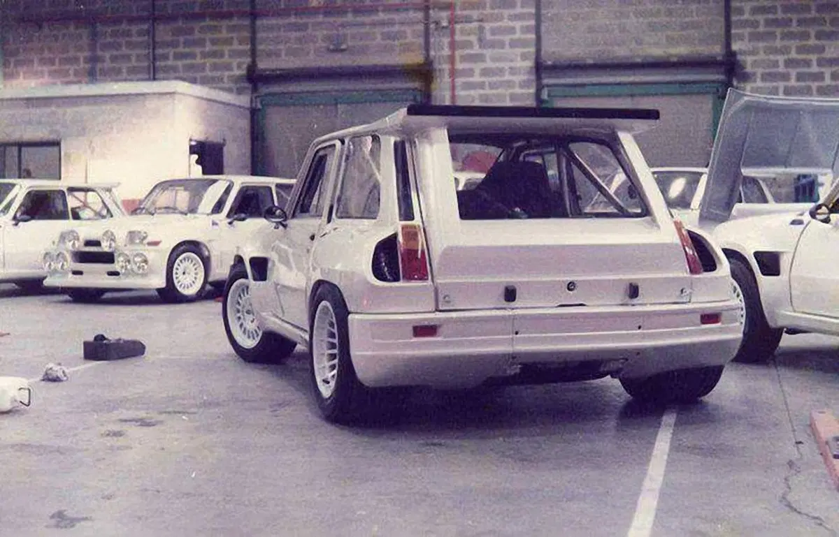 Renault 5 Maxi Turbo, la cicciona del Gruppo B  (26)
