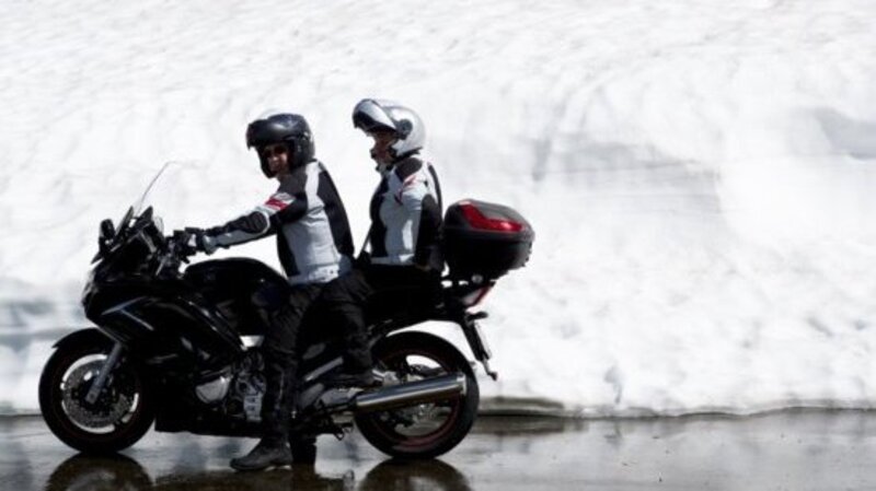 Con la neve &egrave; vietato usare la moto e lo scooter, anche con le gomme invernali