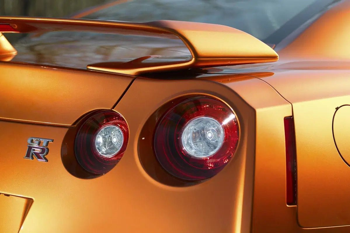 Nissan GT-R restyling 2016, il mito si rinnova (15)