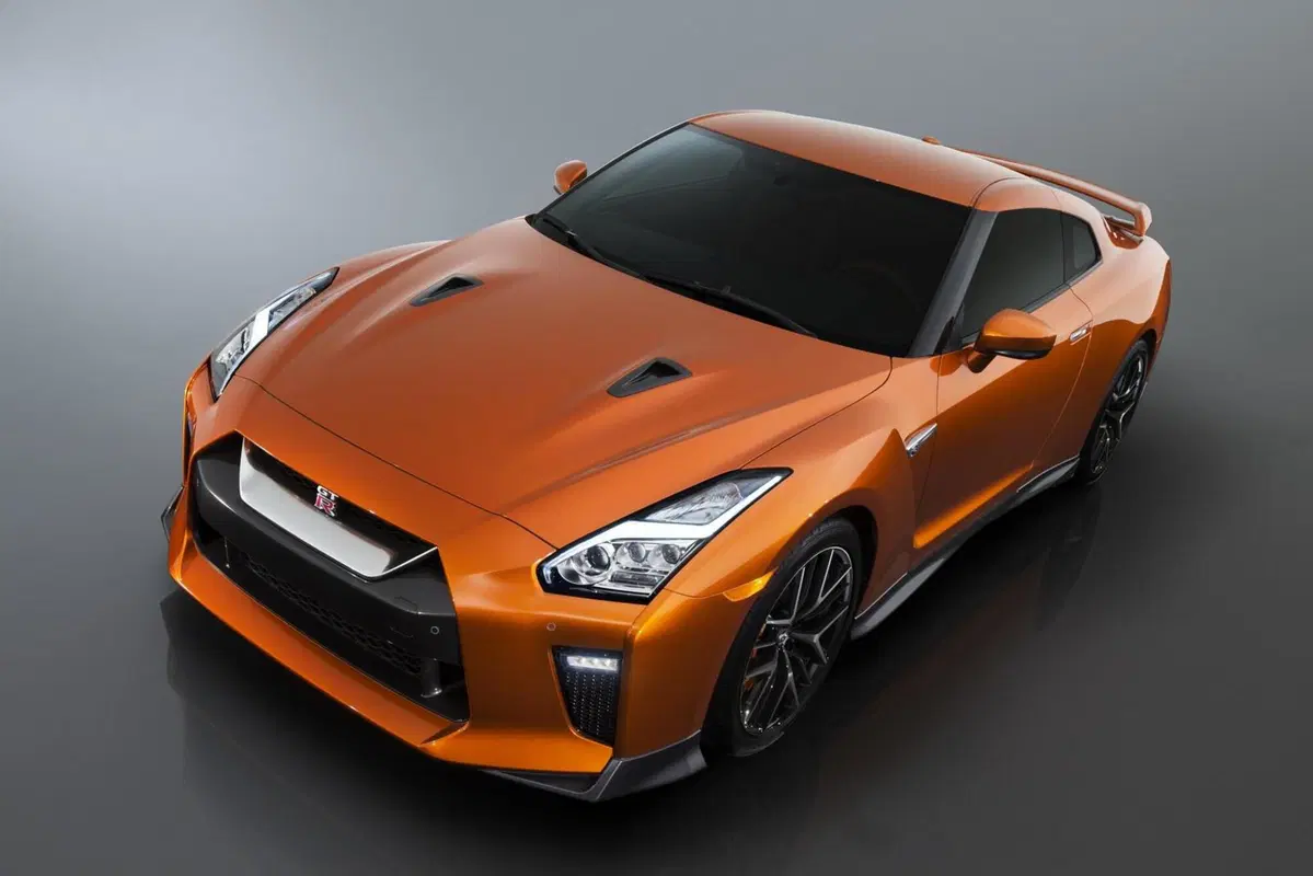 Nissan GT-R restyling 2016, il mito si rinnova (20)
