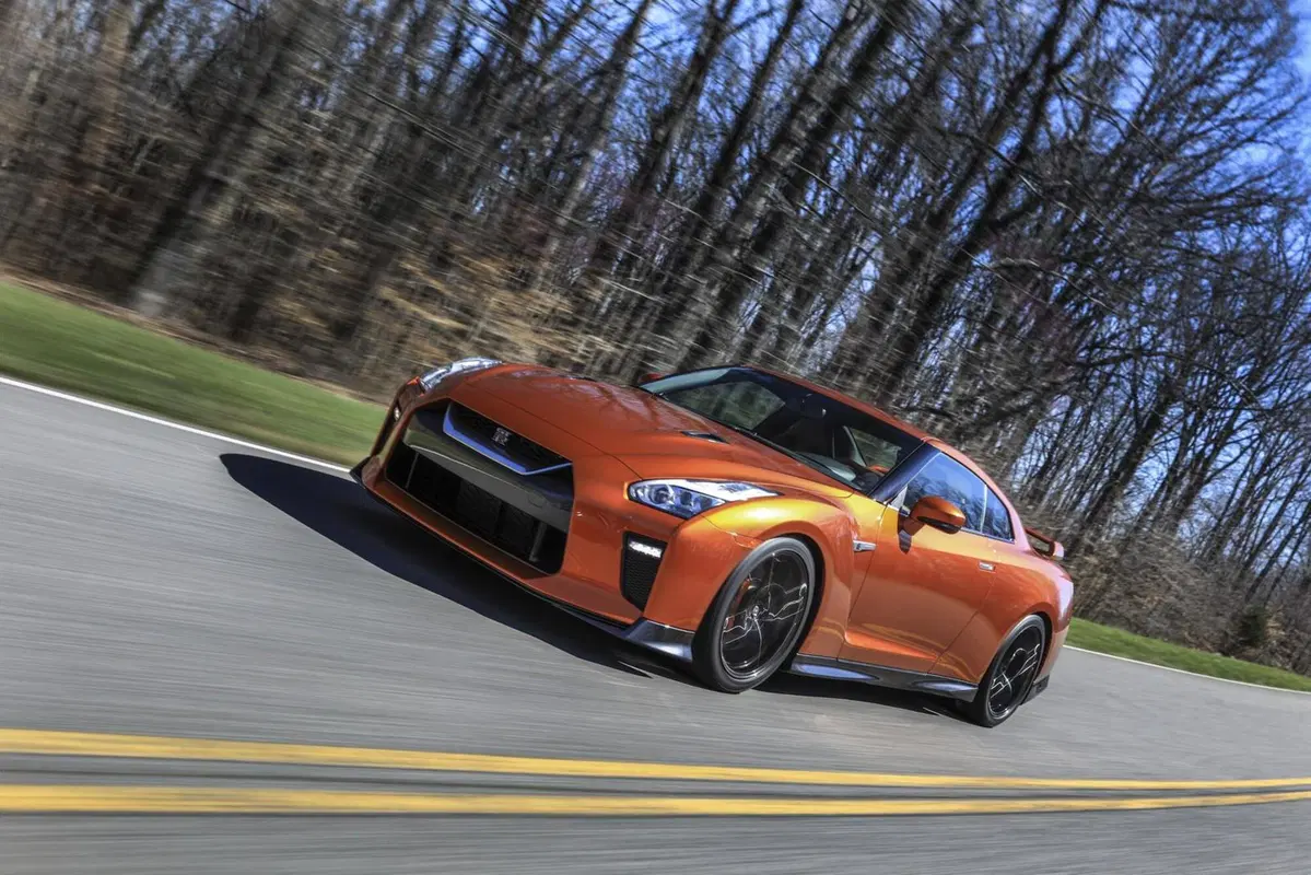 Nissan GT-R restyling 2016, il mito si rinnova (6)