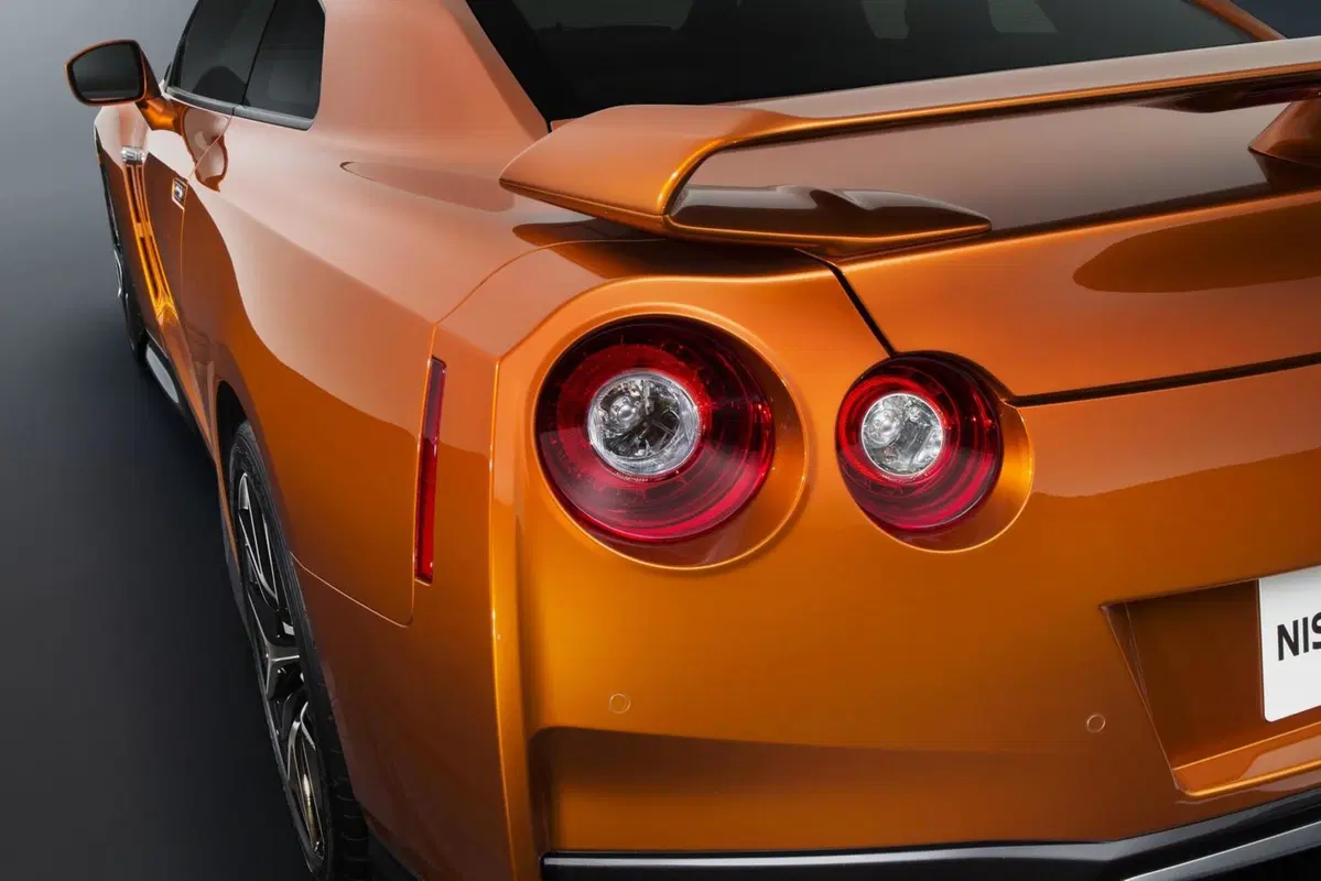 Nissan GT-R restyling 2016, il mito si rinnova (22)