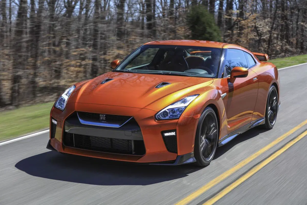 Nissan GT-R restyling 2016, il mito si rinnova (4)