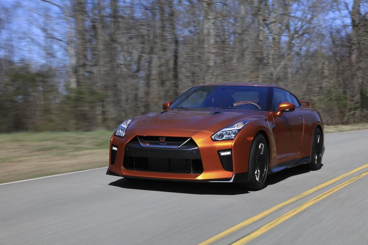 Nissan GT-R restyling 2016, il mito si rinnova (8)