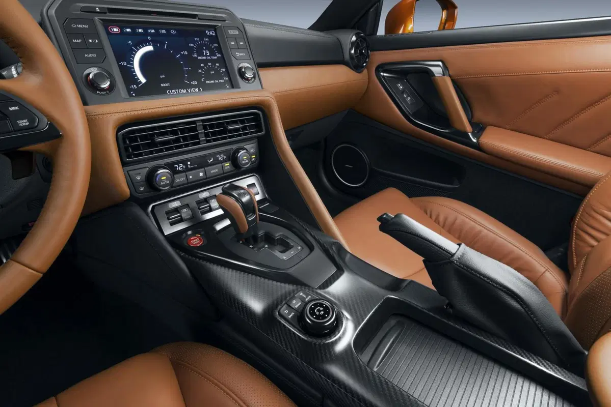 Nissan GT-R restyling 2016, il mito si rinnova (13)