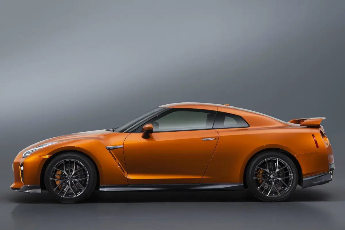 Nissan GT-R restyling 2016, il mito si rinnova (27)