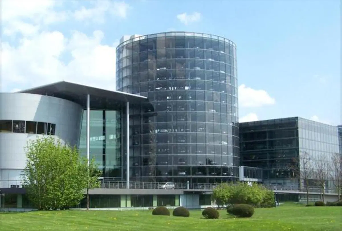 VW, addio alla Fabbrica di Vetro. Diventerà uno showroom (2)