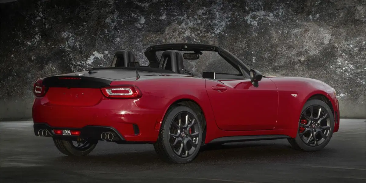 Fiat 124 Spider Elaborazione Abarth, lo Scorpione va negli USA (2)