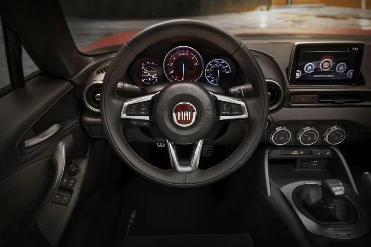 Fiat 124 Spider Elaborazione Abarth, lo Scorpione va negli USA (4)