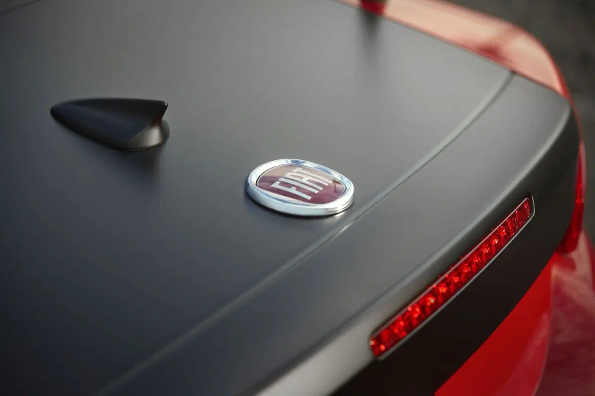 Fiat 124 Spider Elaborazione Abarth, lo Scorpione va negli USA (20)