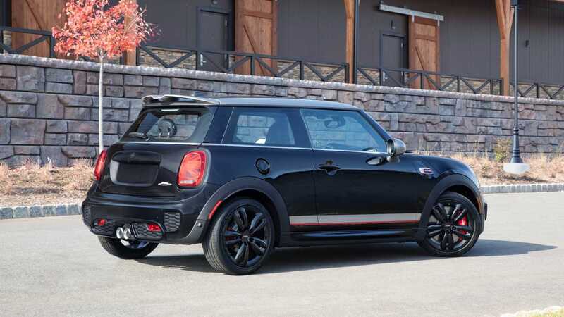 La MINI John Cooper Works Knights Edition