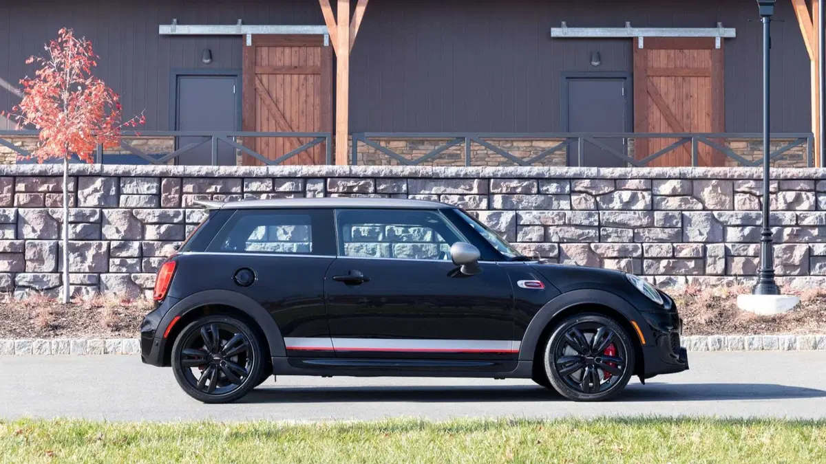 MINI John Cooper Works, arriva la Knights Edition (e non solo) (10)