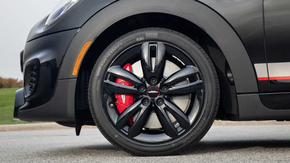 MINI John Cooper Works, arriva la Knights Edition (e non solo) (5)
