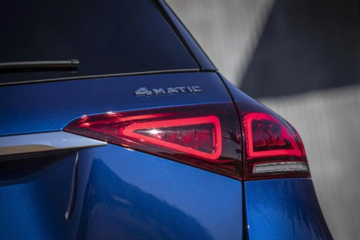 Mercedes GLE 2019. Sospensioni intelligenti e guida quasi autonoma  (5)