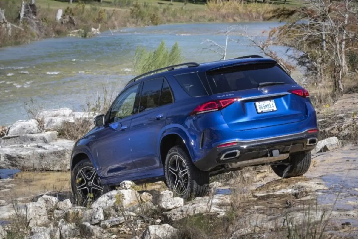 Mercedes GLE 2019. Sospensioni intelligenti e guida quasi autonoma  (8)