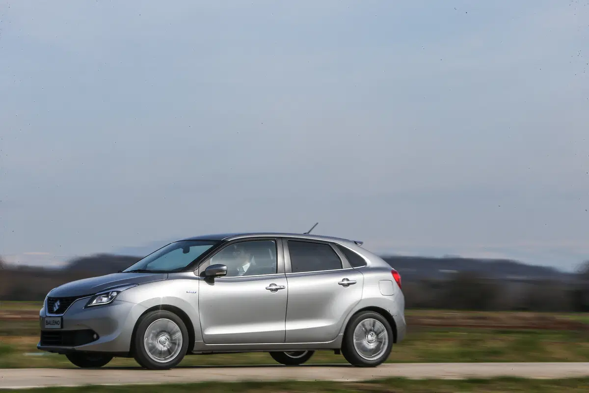 Suzuki Baleno [Video] (7)