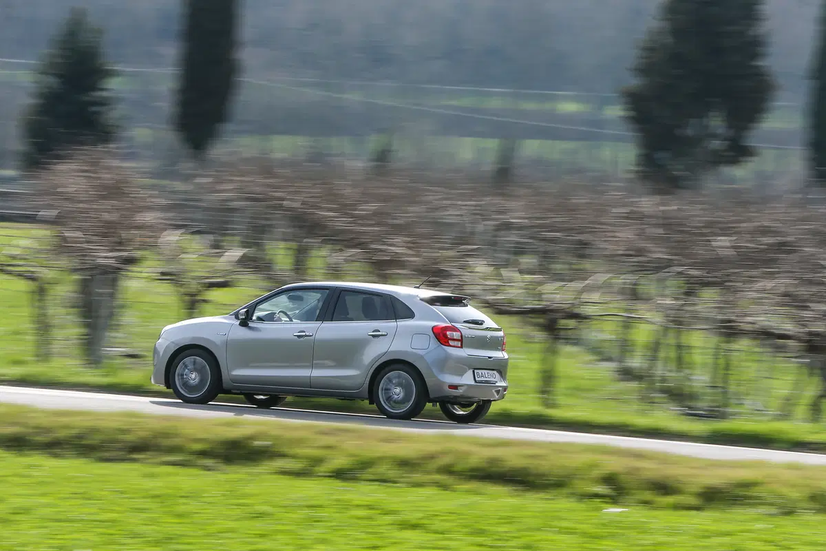 Suzuki Baleno [Video] (12)