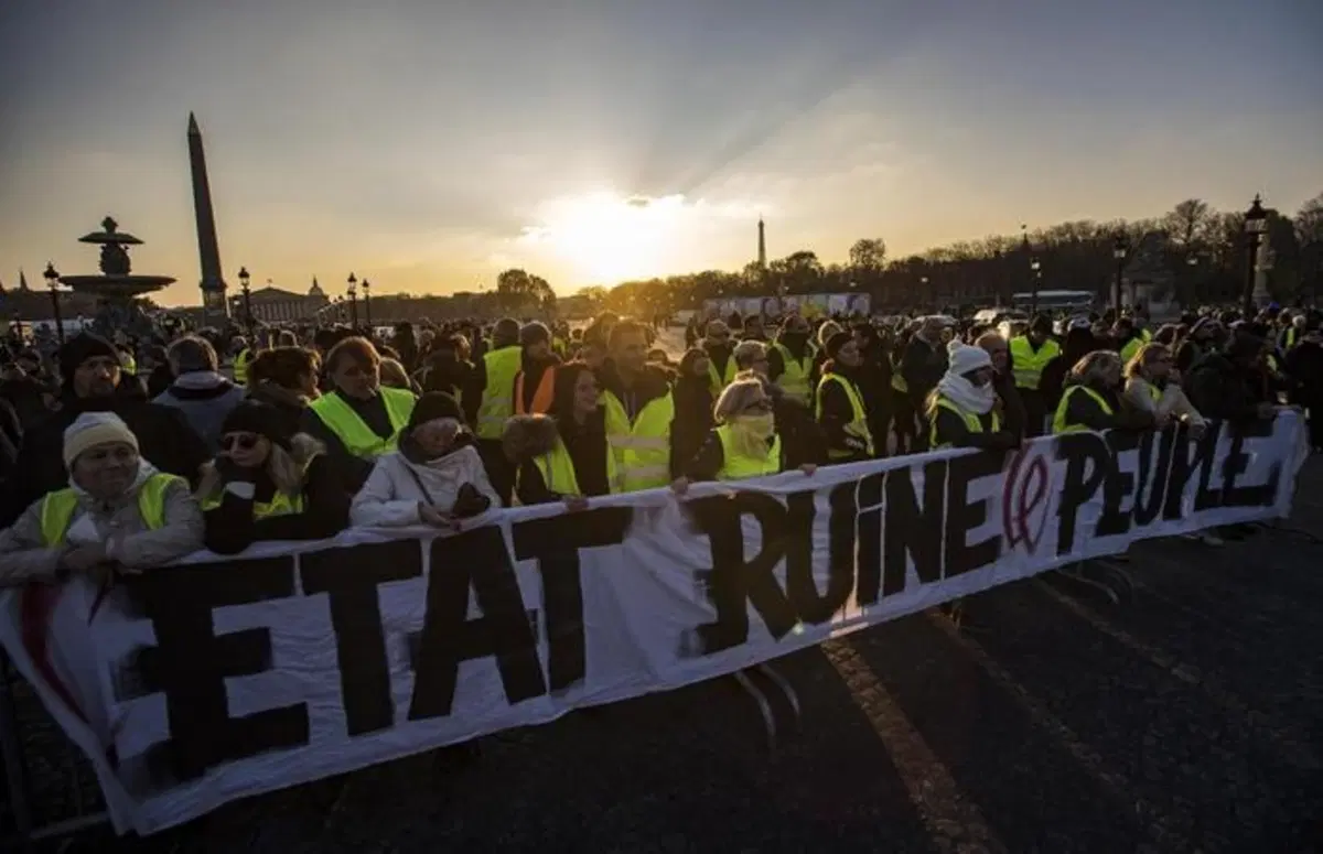Francia nel caos per il caro Diesel: chi sono i “gilet gialli” (3)