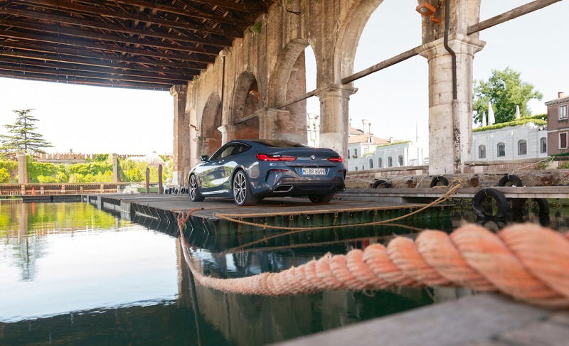 BMW e Venezia: una Serie 8 Coup&eacute; sul Canal Grande!