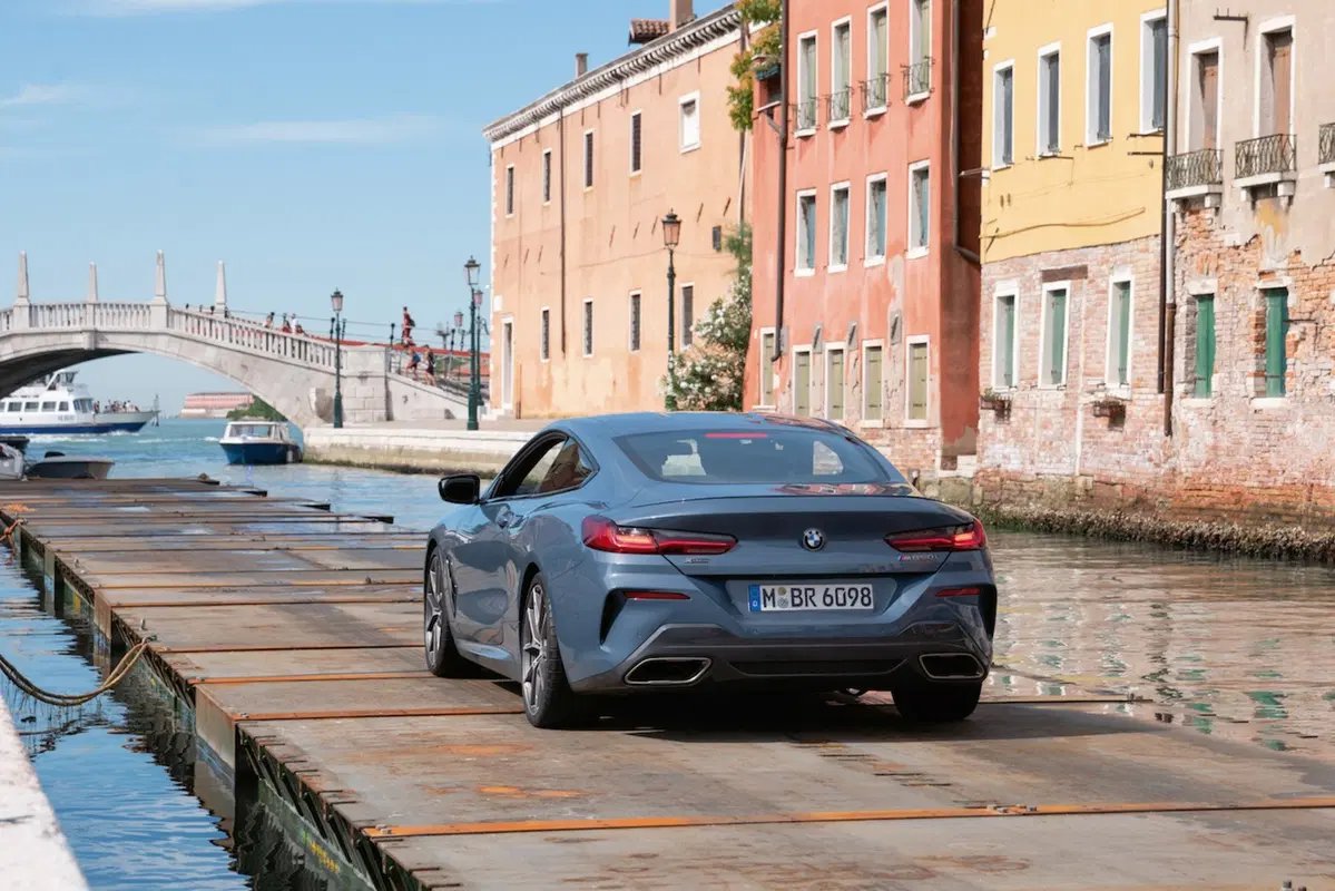 BMW e Venezia: una Serie 8 Coupé sul Canal Grande! (7)